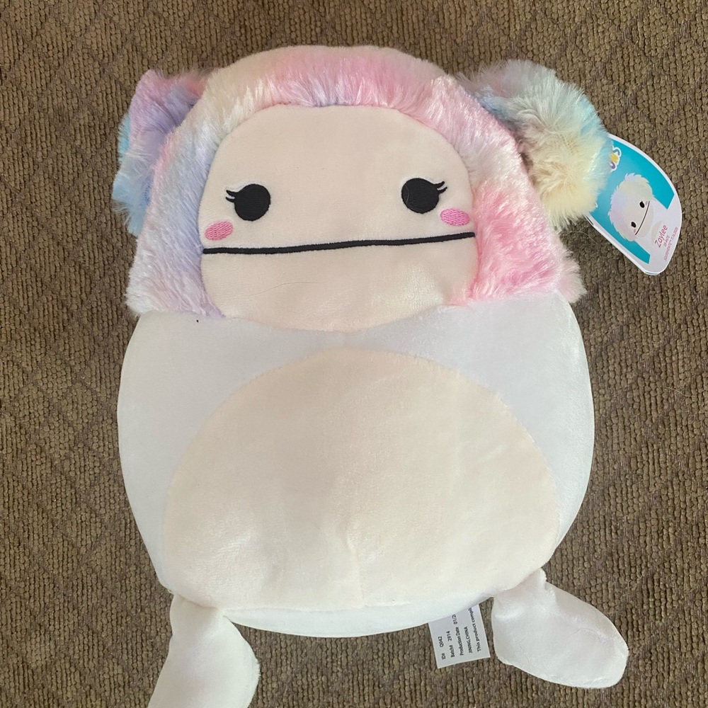8” ZANY ZAYLEE THE BIGFOOT SQUISHMALLOW